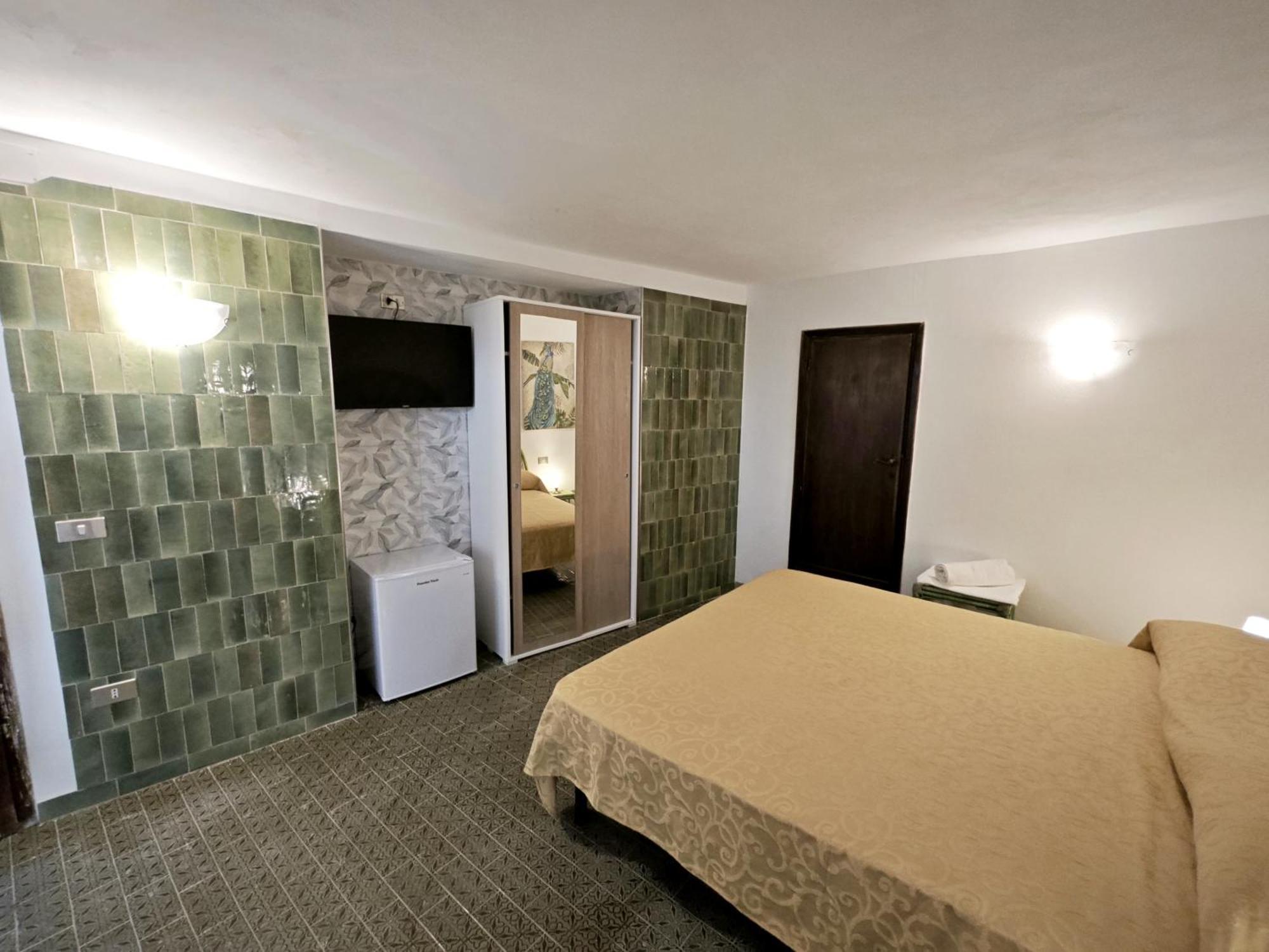 Hotel Golfo Azzurro Каполівері Екстер'єр фото